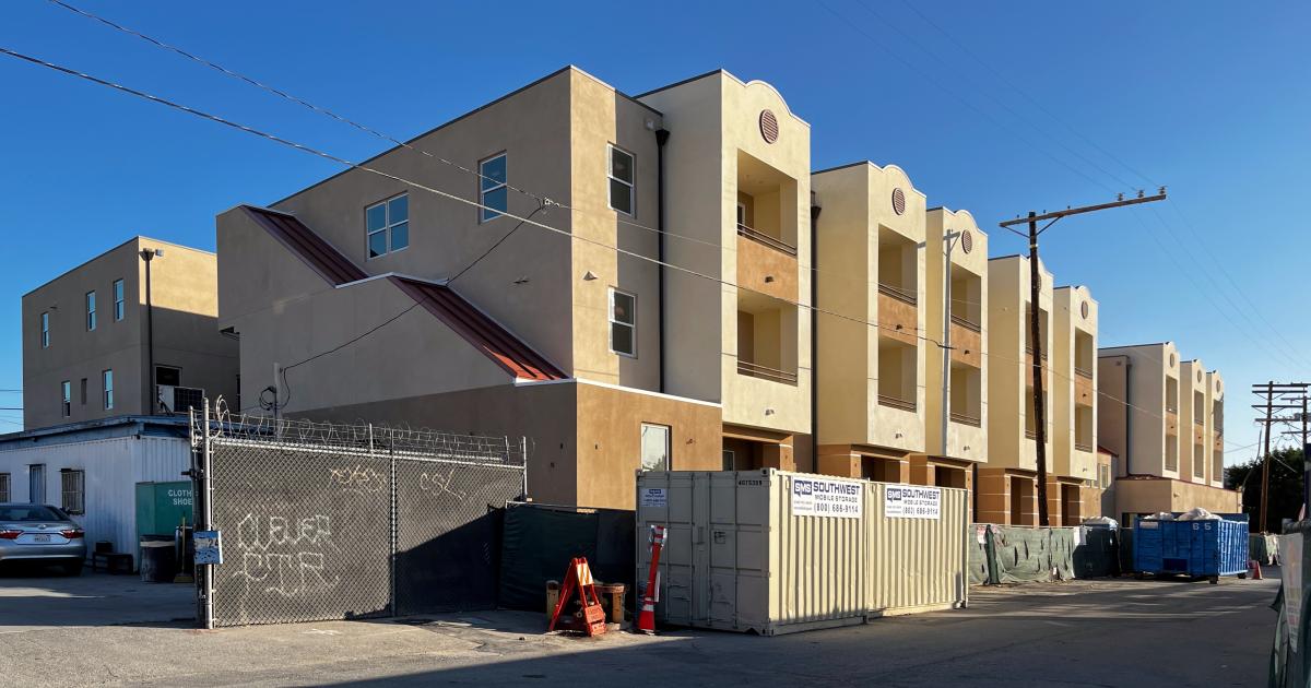 112 L.A. Riveradjacent apartments rise on Allesandro Street in